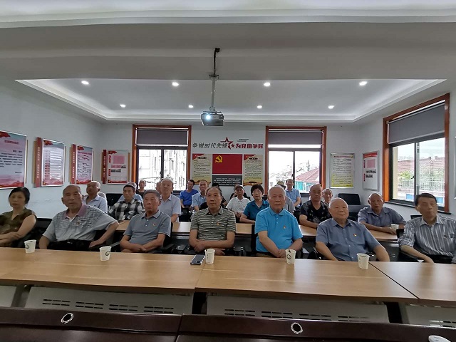 离退2.jpg